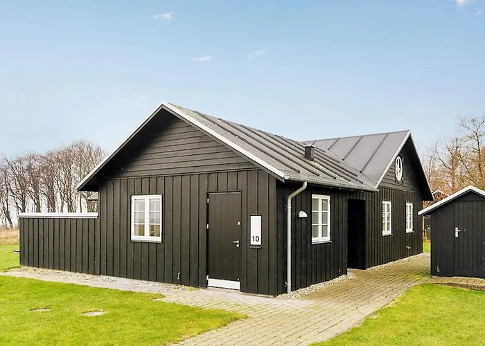 8 Person In Nysted-by Traum * Nysted