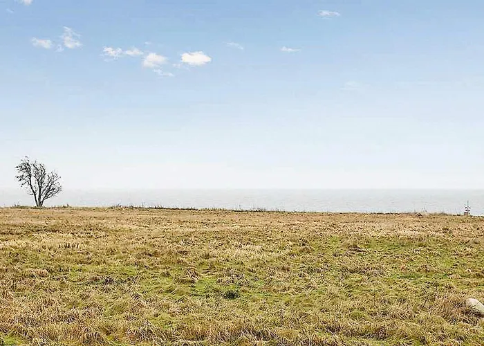 8 Person In Nysted-by Traum