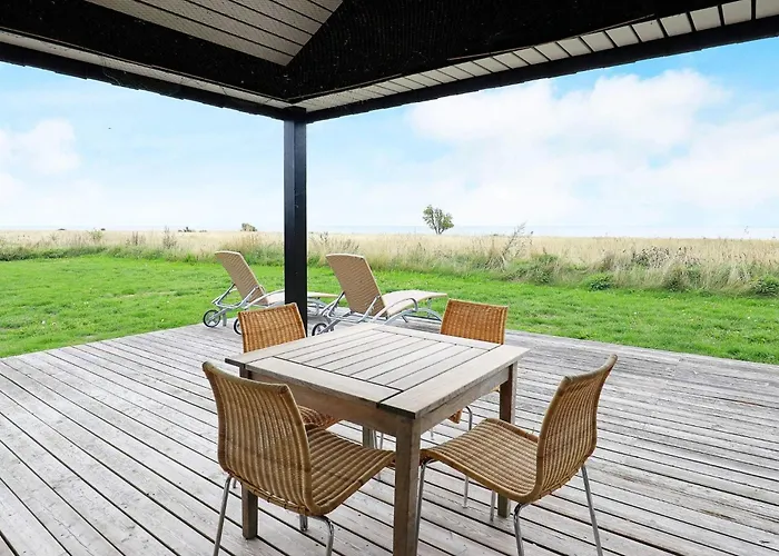 8 Person In Nysted-by Traum *